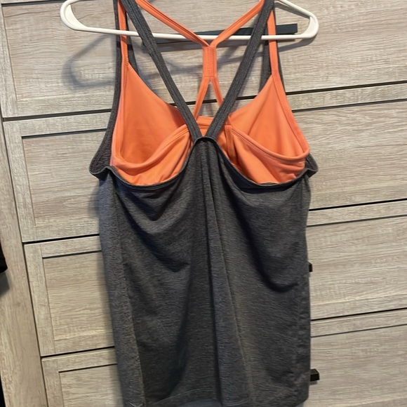 Old Navy Active go dry tank with built in bra - Picture 2 of 3